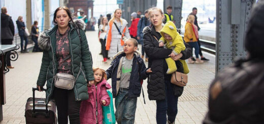 Польша прекращает выплачивать пособие украинским беженцам