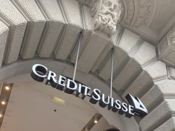 У Швейцарії розглядають можливість злиття найбільших банків Credit Suisse та UBS