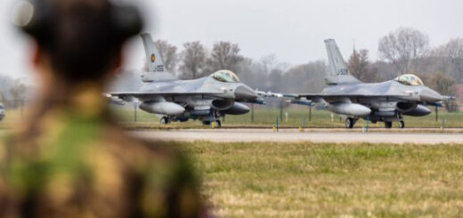 Глава Міноборони Норвегії про передачу Україні F-16: не стоїть на порядку денному