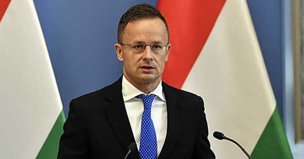 Сійярто: Угорщина блокуватиме допомогу ЄС Україні та санкції проти РФ