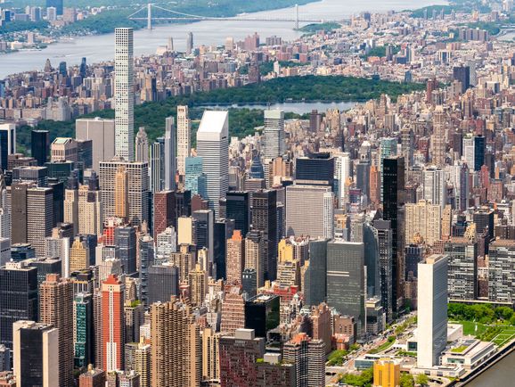 Нове дослідження показує, що Нью-Йорк тоне через вагу своїх хмарочосів