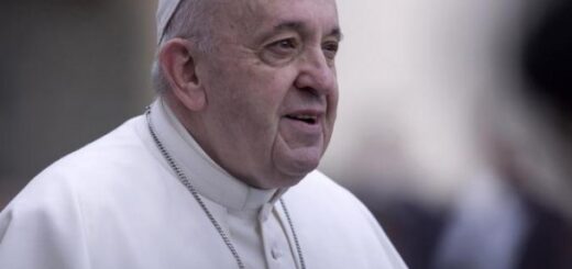 Папа Римський не виступив з промовою через проблеми з диханням після операції
