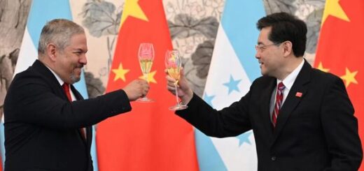 Гондурас відкрив посольство в Пекіні після розриву відносин з Тайванем 