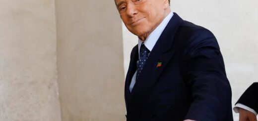 Сільвіо Берлусконі знову госпіталізований. Цього разу для обстеження на лейкемію