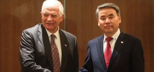 Боррель обговорив із міністром оборони Південної Кореї потреби України у боєприпасах