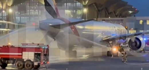 В аеропорту санкт-петербурга спалахнув літак