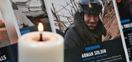 У Франції журналіста AFP, який загинув на війні в Україні, нагородили найвищим орденом