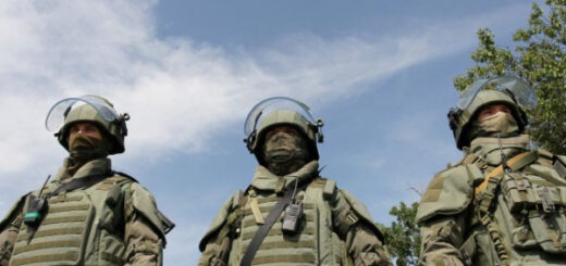 Посилюють оборону. Партизани в Криму зафіксували колону окупантів зі спецтехнікою (фото)