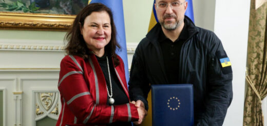 Україна офіційно отримала звіт ЄС, що рекомендує почати перемовини про вступ в Євросоюз — Шмигаль